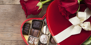 Das Geschäft mit der Liebe – Wer profitiert vom Valentinstag?