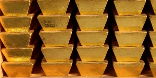 Ölpreise weiter auf hohem Niveau, Goldpreis kämpft mit US-Zinsanstieg